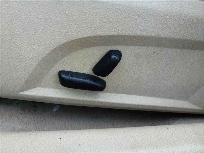 Ford Mondeo 2,5 i V6 24V Ghia Automat - fotka 25 z 49