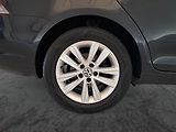 Volkswagen Golf (2011) 1.6 TDI, po STK, zamluveno - náhled 14