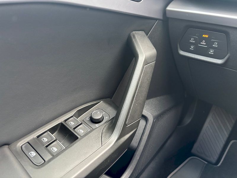 Seat Leon (2024) FR 1.5 TSI 96kW SP - fotka 10 z 35