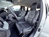 Volvo XC60 B5 AWD PLUS DARK // REZERVACE - náhled 13