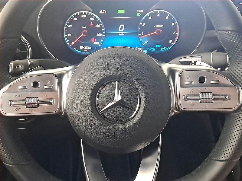 Mercedes-Benz GLC (2023) 300 4MATIC - fotka 18 z 20