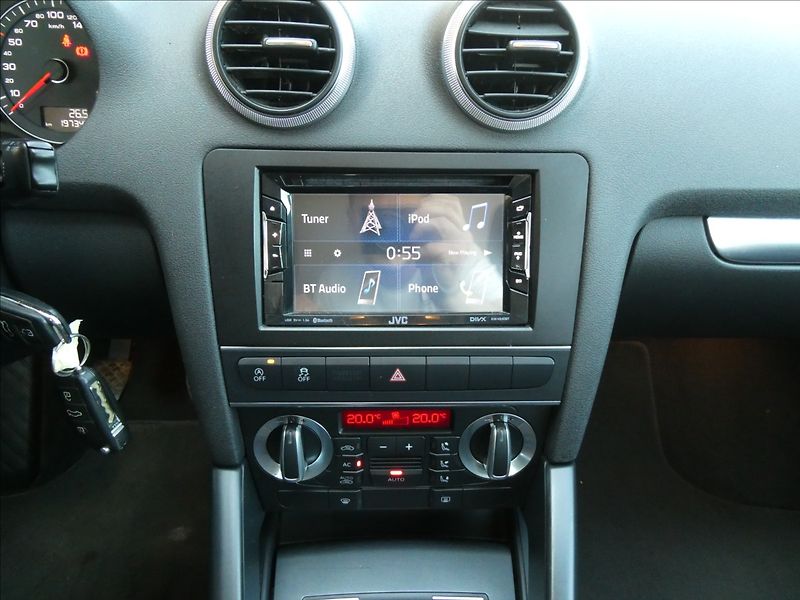 Audi A3 1,6 TDi 77kW serviska,digi.kli - fotka 30 z 47