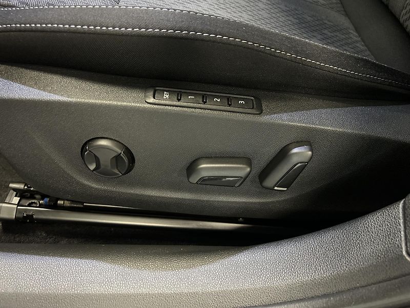 Škoda Octavia (2023) 2.0TDi DSG 4x4 Styl LED HUD TZ - fotka 6 z 34