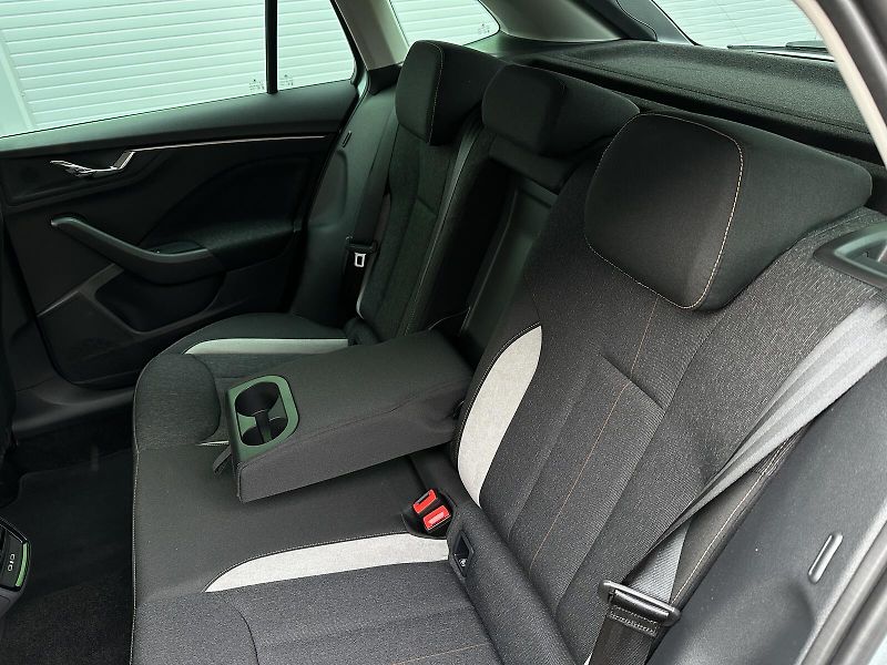 Škoda Scala 1.0TSi DSG 116PS LED V.Cockpit - fotka 38 z 46