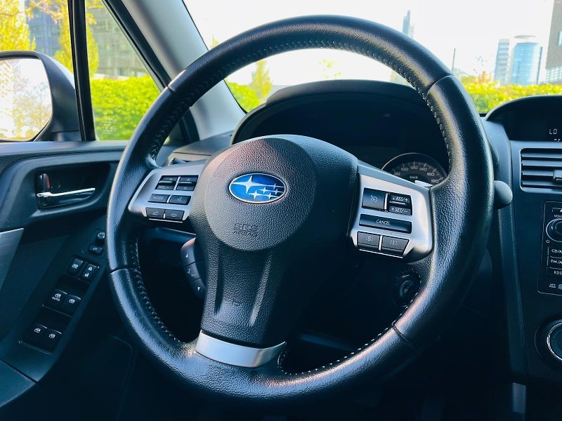 Subaru Forester 2.0i 4x4 AUT TAŽNÉ SERVISKA - fotka 26 z 43