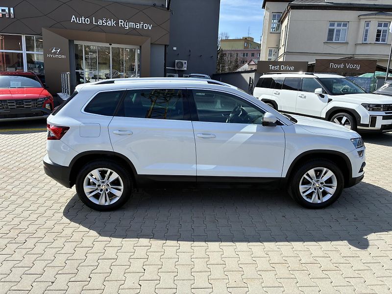 Škoda Karoq 110 kW Style 4x4 DSG 1.MAJITEL - fotka 8 z 38