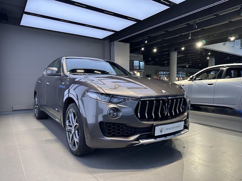 Maserati Levante (2021) GT 330HP Zegna Interior - fotka 3 z 18