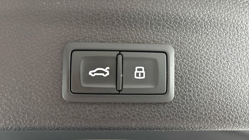 Audi Q3 2.0 35TDI S Tronic - fotka 20 z 24