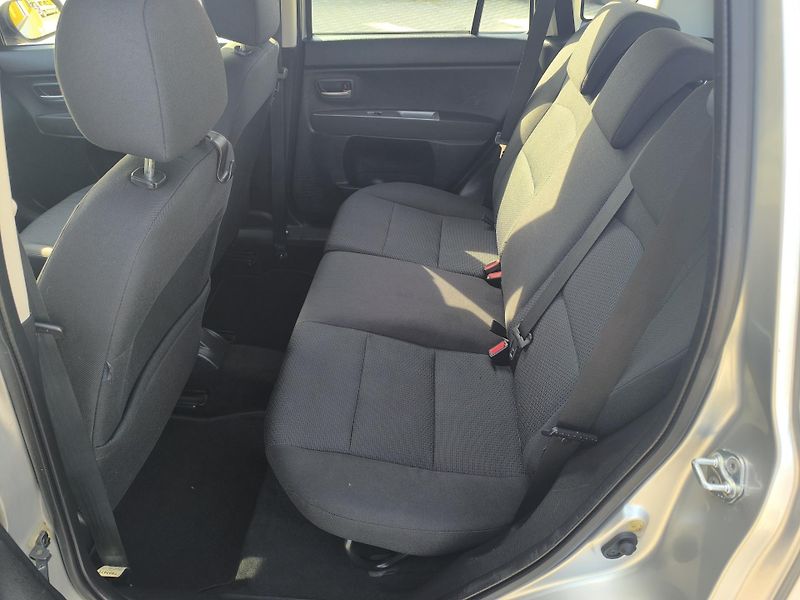 Mazda 2 (2007) 1.3 BENZÍN.DOL. KM - fotka 11 z 27