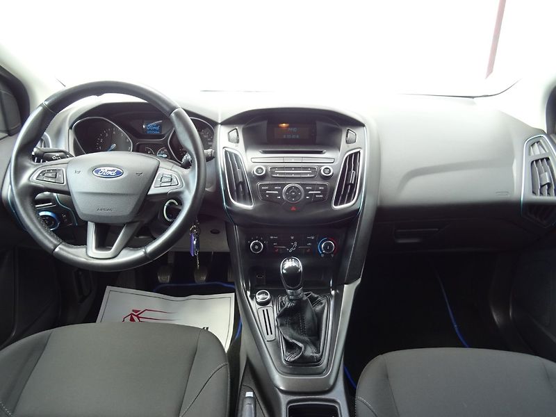 Ford Focus (2018) 1.6i,77kW,NovéČR,s.kn,klima - fotka 15 z 23