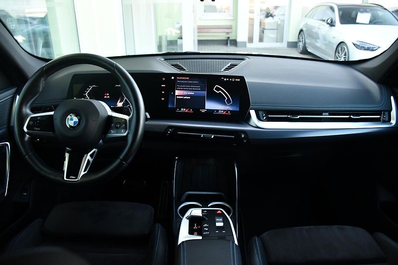 BMW X1 xDrive23d M-SPORT TAŽNÉ 1M ČR - fotka 5 z 42
