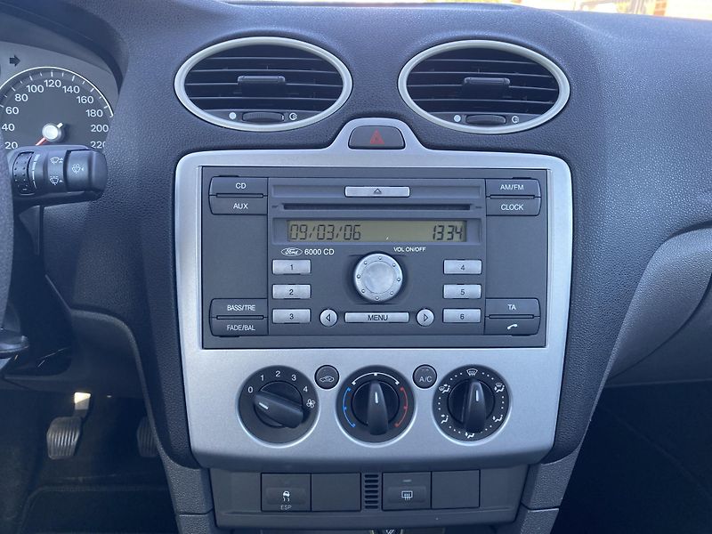 Ford Focus (2006) 1.6TDCi,ESP,EL. SEDAČKY - fotka 18 z 31