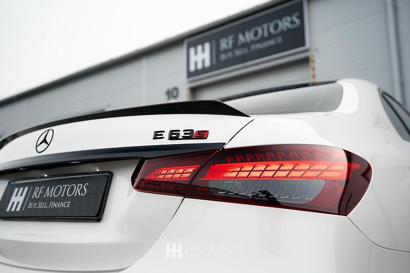 Mercedes-Benz Třídy E (2022) AMG E63 S 4MATIC 450kW - fotka 16 z 56
