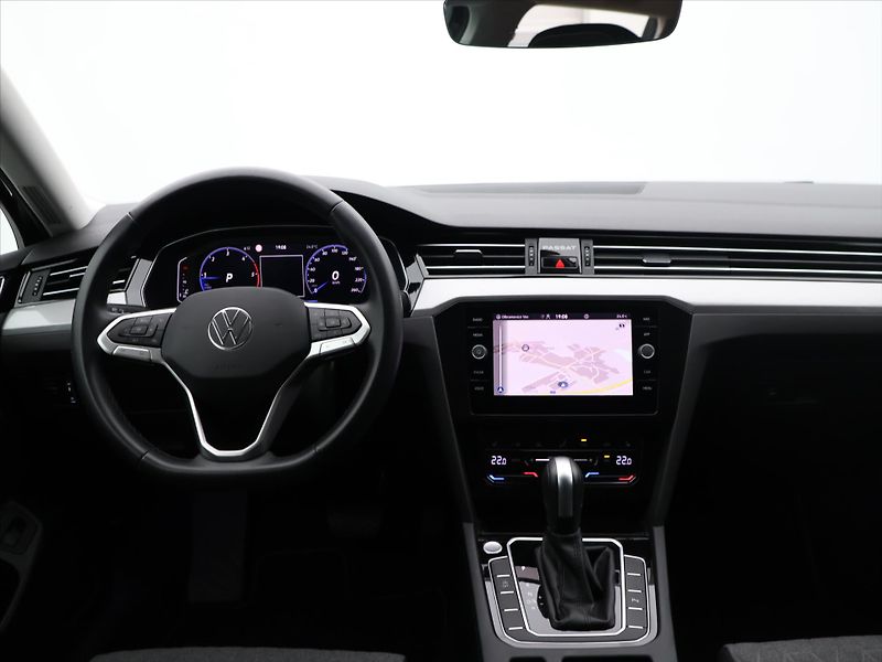 Volkswagen Passat 2,0 TDI 110kW DSG Business DPH - fotka 18 z 25