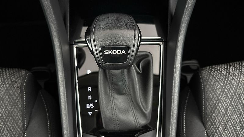 Škoda Karoq 2.0 TDI DSG Style - fotka 24 z 28