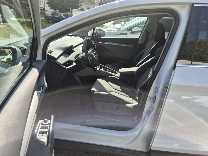 Škoda Enyaq iV 80 LOFT 150kw TZ SOH 94% - fotka 3 z 5