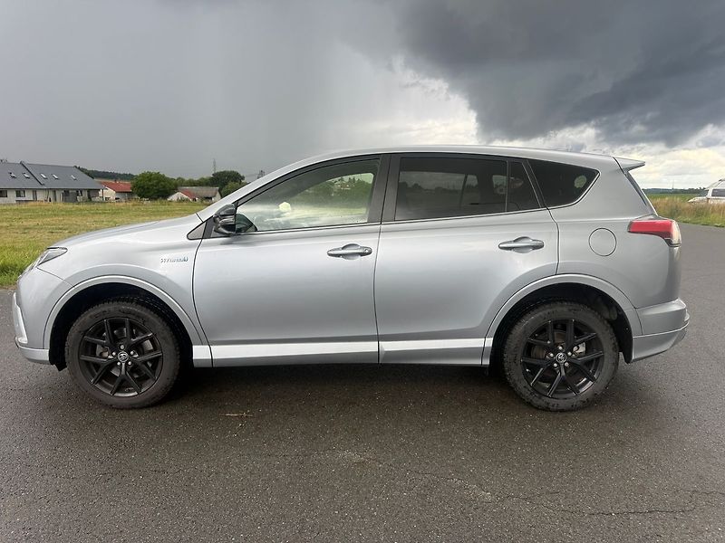 Toyota RAV4 Hybrid EXECUTIVE - fotka 2 z 16