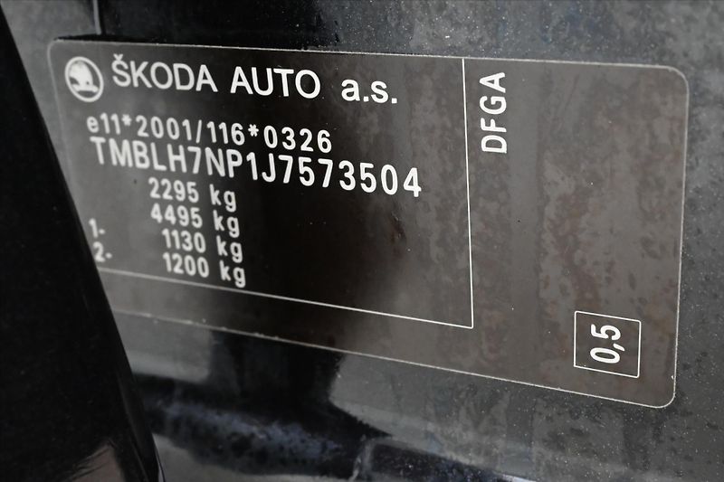 Škoda Superb 2,0 TDI 110 kW 4x4 Style Panor - fotka 12 z 32