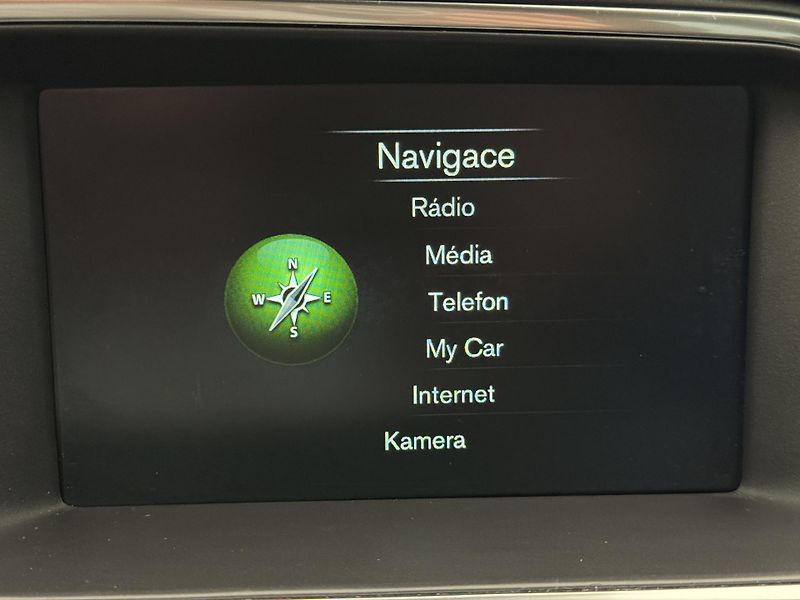 Volvo V40 D2 KINETIC  - fotka 33 z 47