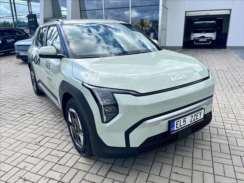 Kia EV3 AIR 150 KW + 81,4 KWH - fotka 2 z 24