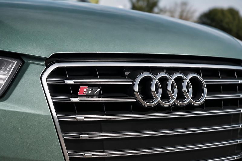 Audi S7 (2012) Top výbava, vhodné na Swap - fotka 6 z 13