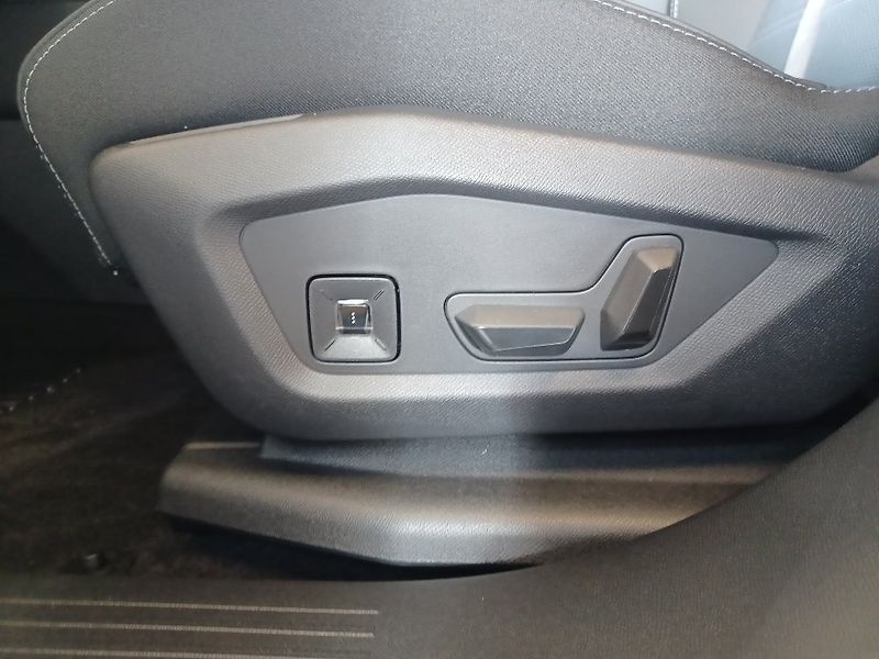 Opel Grandland Ultimate 1.6T PHEV 165kW/225k - fotka 15 z 30
