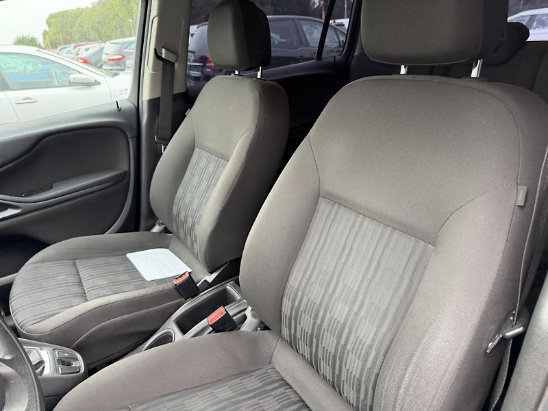 Opel Zafira 2.0 CDTi 7 MIST - fotka 17 z 23