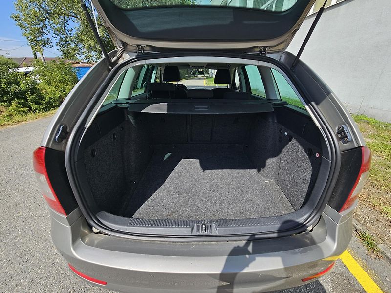Škoda Octavia (2011) 2 1.6TDI FACELIFT - fotka 18 z 18