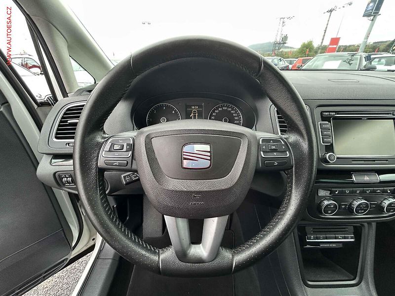 Seat Alhambra (2012) 2.0 TDi, Style, autoAC - fotka 12 z 18