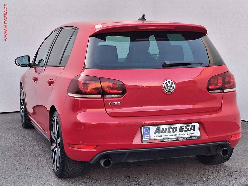 Volkswagen Golf (2011) 2.0 TSi, GTi, DSG - fotka 6 z 20