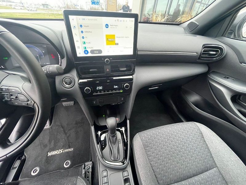 Toyota Yaris Cross 1.5 130k FWD Hybrid Style - fotka 17 z 28