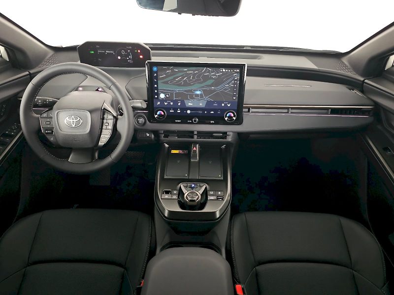 Toyota bZ4X (2026) FACELIFT 4x4 343k EXECUTIVE 73 - fotka 8 z 28