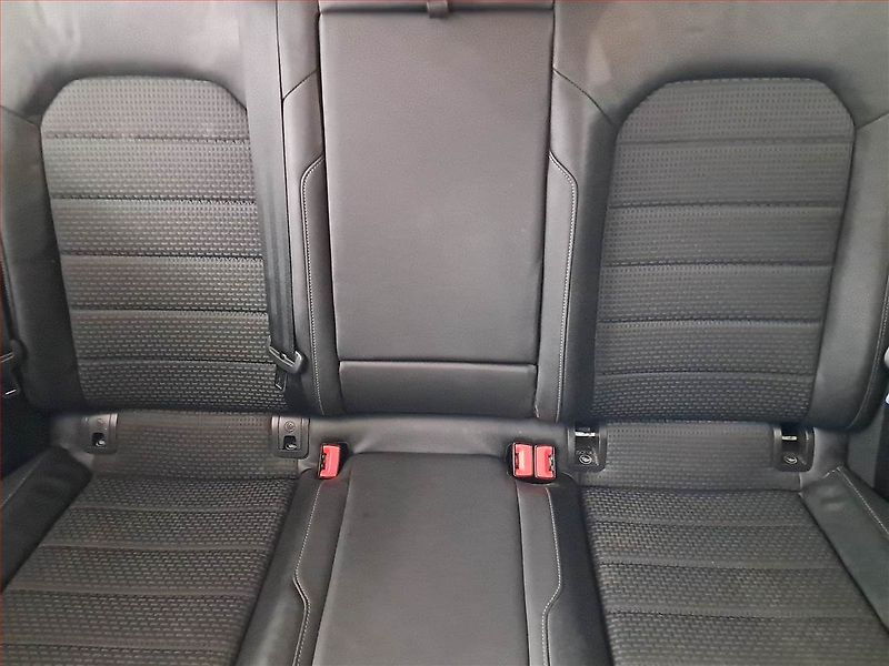 Volkswagen Golf (2014) 2.0 TDI, Kůže, Navi, Bi-Xenony - fotka 10 z 20