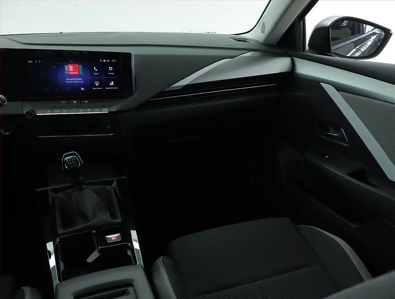 Opel Astra (2023) Edition 1.2 Turbo, Tempomat - fotka 8 z 15