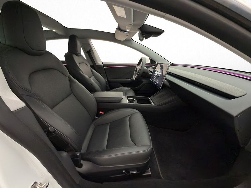 Tesla Model 3 Long Range AWD Highland Tažné - fotka 7 z 25