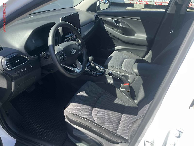 Hyundai i30 (2025) 1.5 T-GDi, ČR, STK6/28 - fotka 9 z 16