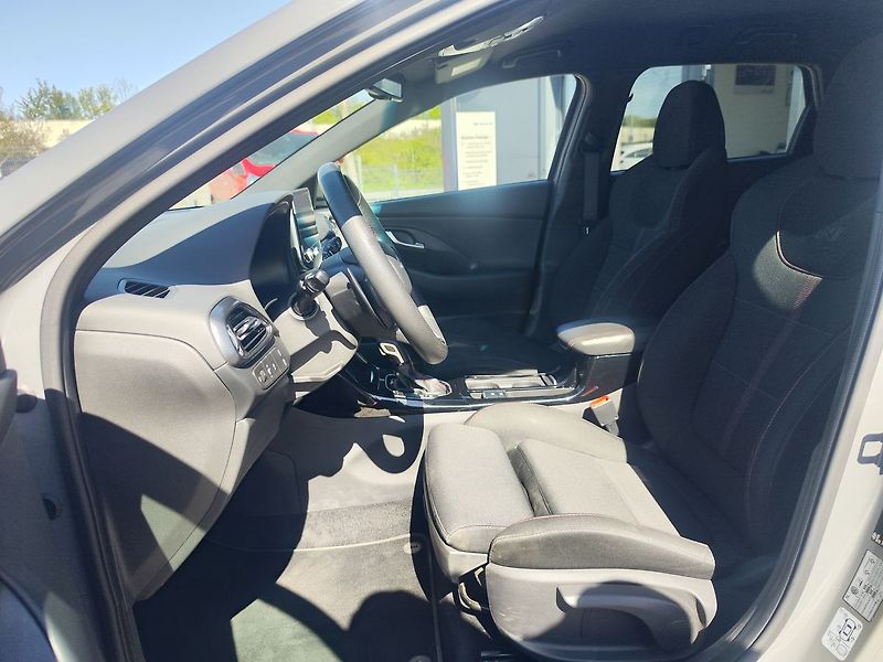 Hyundai i30 1.5 T-GDi/103kW N-Line DCT - fotka 15 z 33
