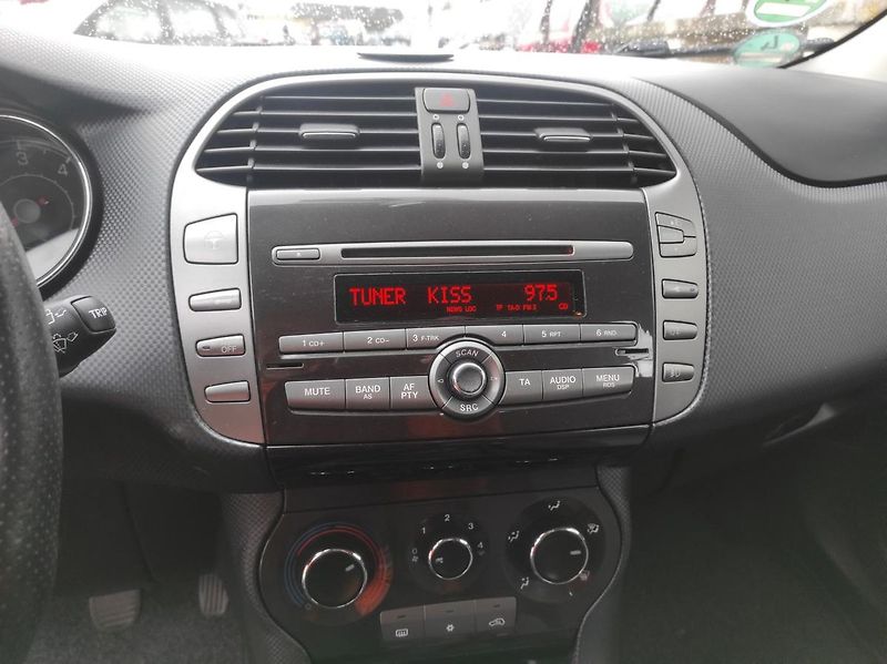 Fiat Bravo 1.9 JTD 8V Dynamic - fotka 11 z 22