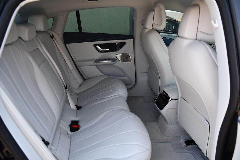 Mercedes-Benz EQE 350 4MATIC 4L-ZÁRUKA  - fotka 16 z 58