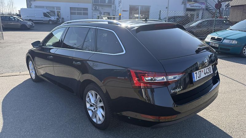 Škoda Superb (2017) 2.0TDI 110KW MANUAL 4X4  - fotka 8 z 25