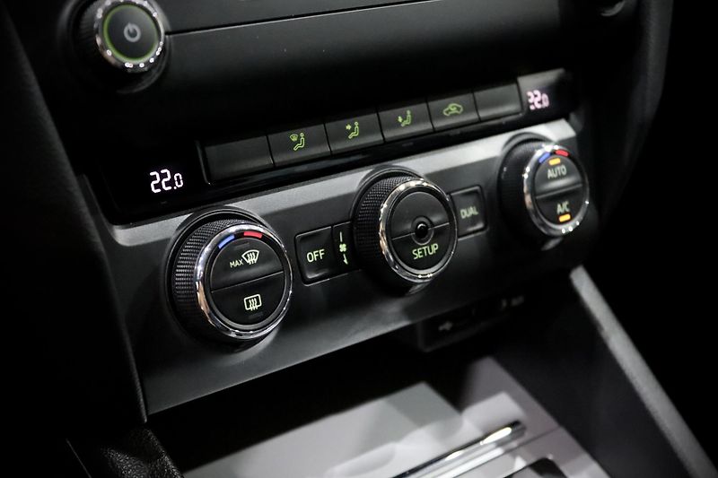 Škoda Octavia 3 Combi 1.4 TSI 103 kW - fotka 24 z 25