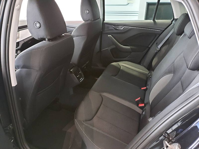 Škoda Scala (2022) 1.0 TSI (81kW/110k) Ambition - fotka 8 z 24