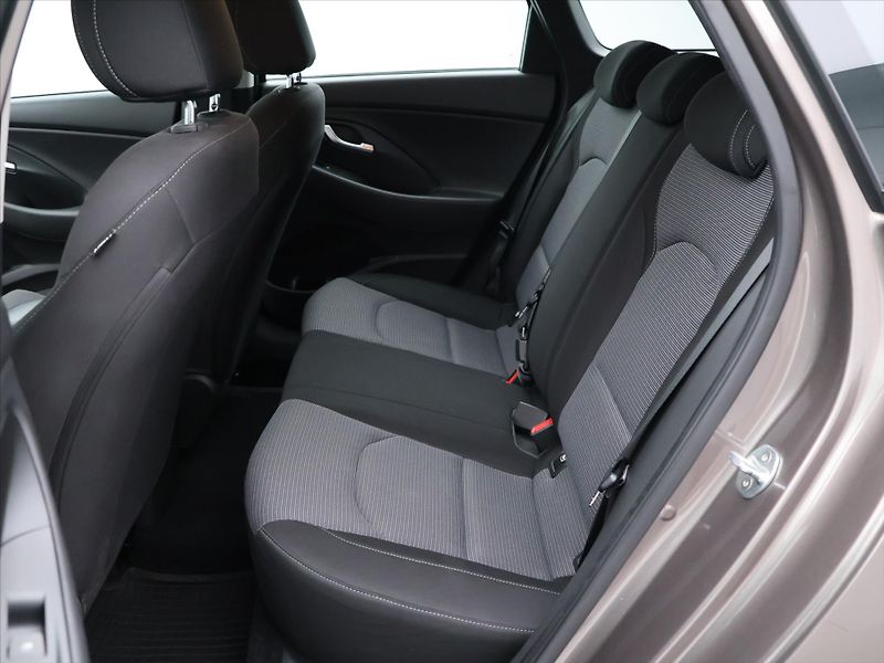 Hyundai i30 1,0 T-GDI 88kW Comfort CZ - fotka 14 z 33