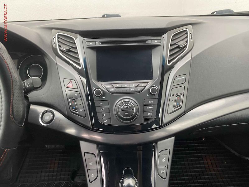 Hyundai i40 (2015) 1.7 CRDi, ČR, AT, LED, navi - fotka 12 z 18