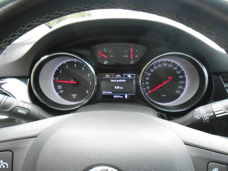 Opel Astra 1.2,KAMERA,NAVI,62TKm!! - fotka 33 z 41
