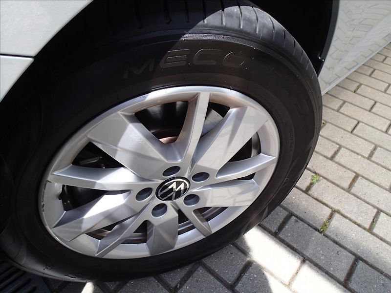 Volkswagen Caddy 1,5 1.maj. 26 000 Km, záruka - fotka 9 z 41