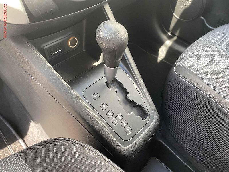 Kia Venga (2012) 1.6i, AT, AC - fotka 16 z 16