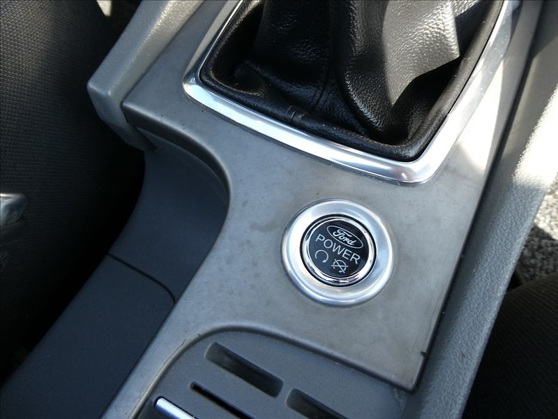 Ford Focus 1,6 i 16V 74kW - fotka 29 z 43