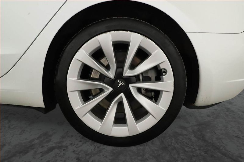 Tesla Model 3 (2023) Standard Range 60kWh, SoH 97% - fotka 12 z 21