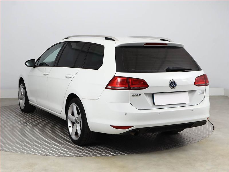 Volkswagen Golf (2016) 1.2 TSI, Automat, Serv.kniha - fotka 4 z 17